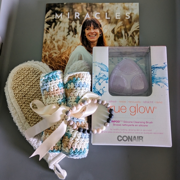 True Glow Conair + Wellness & Spa bundle - Picture 5 of 10
